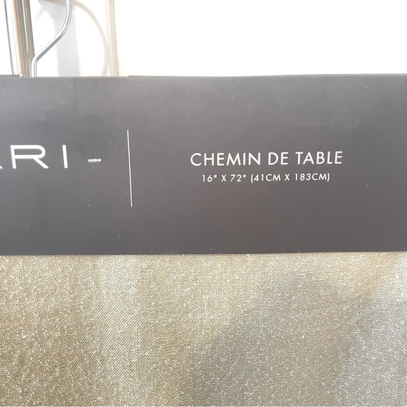 Tahari Fall Table Runner Pumpkin - Picture 2 of 9